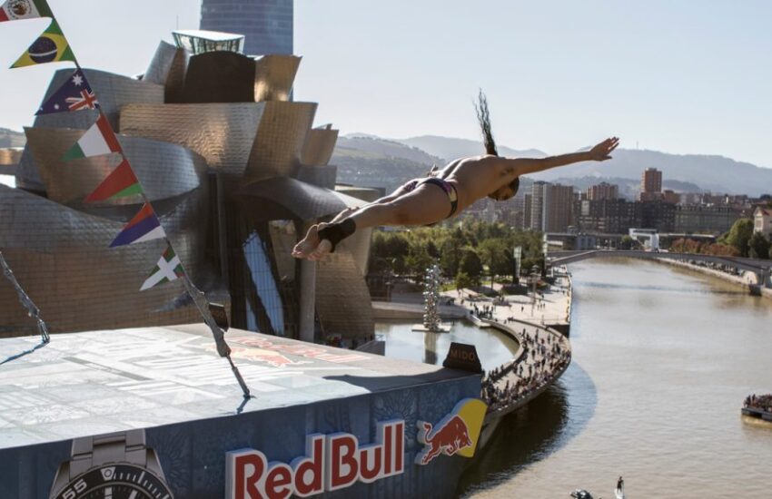 Red Bull Cliff Diving Orlando Duque Header 1040x572