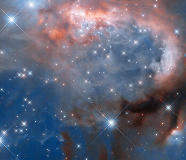 hubble rcw7 potw2425a